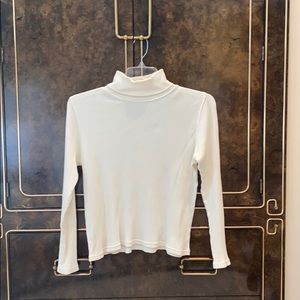 Pierre Cardin women’s turtleneck in size large